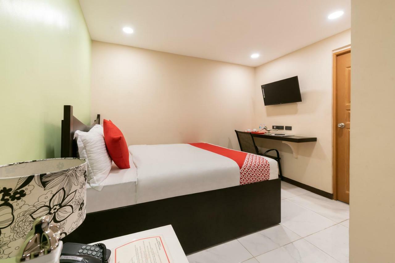 Oyo 171 Amore Hotel Muntinlupa City Zewnętrze zdjęcie